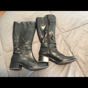 Women’s black wide calf boots